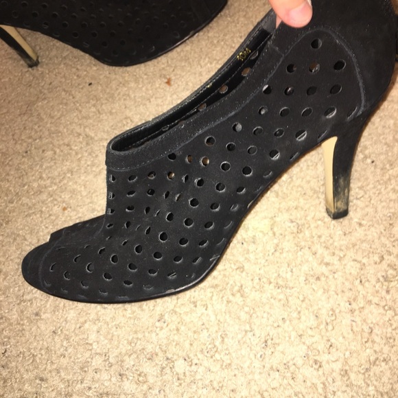 black heels - Picture 2 of 2